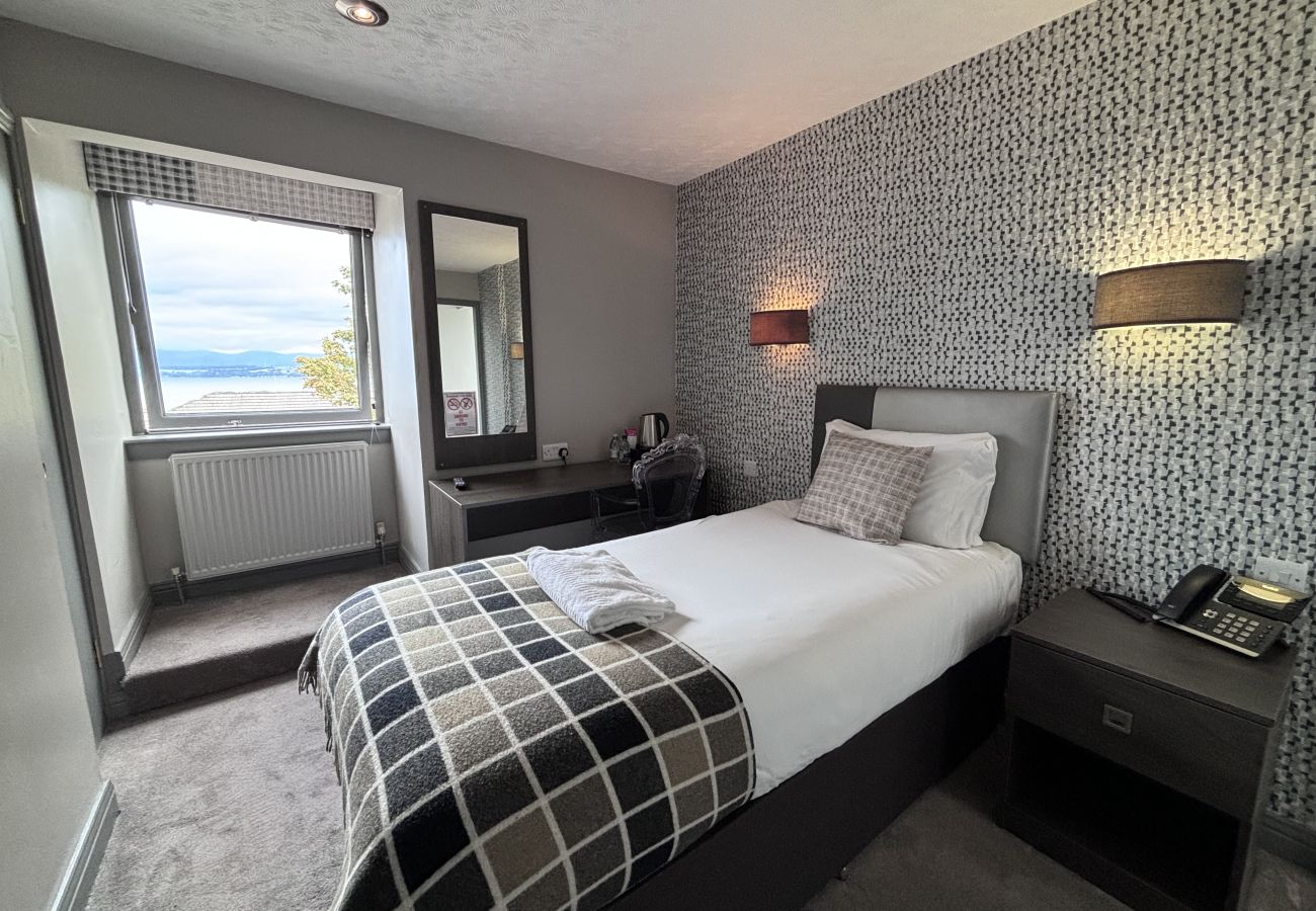 Rent by room in Bo'ness - Single Bedroom - Richmond Park Hotel