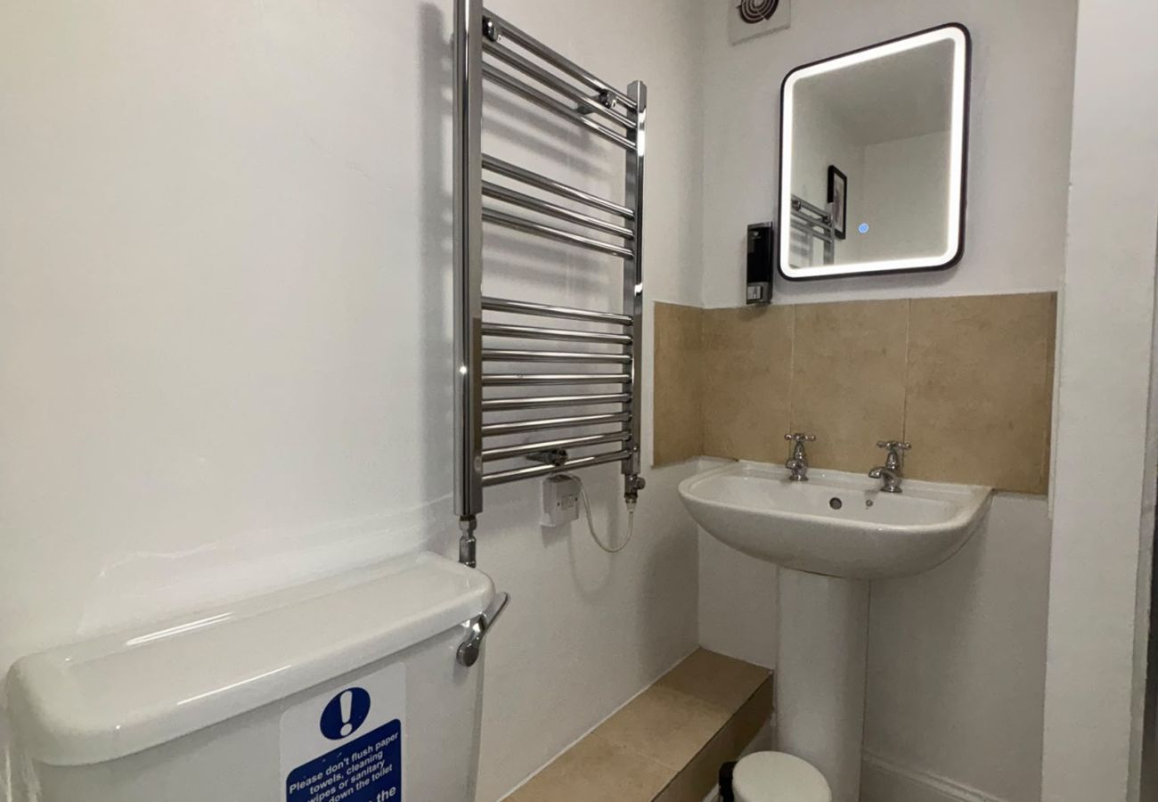 Rent by room in Edinburgh - The Maitland - Triple Room