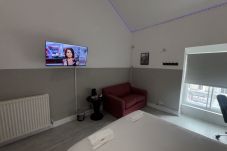 Rent by room in Edinburgh - The Maitland - Triple Room