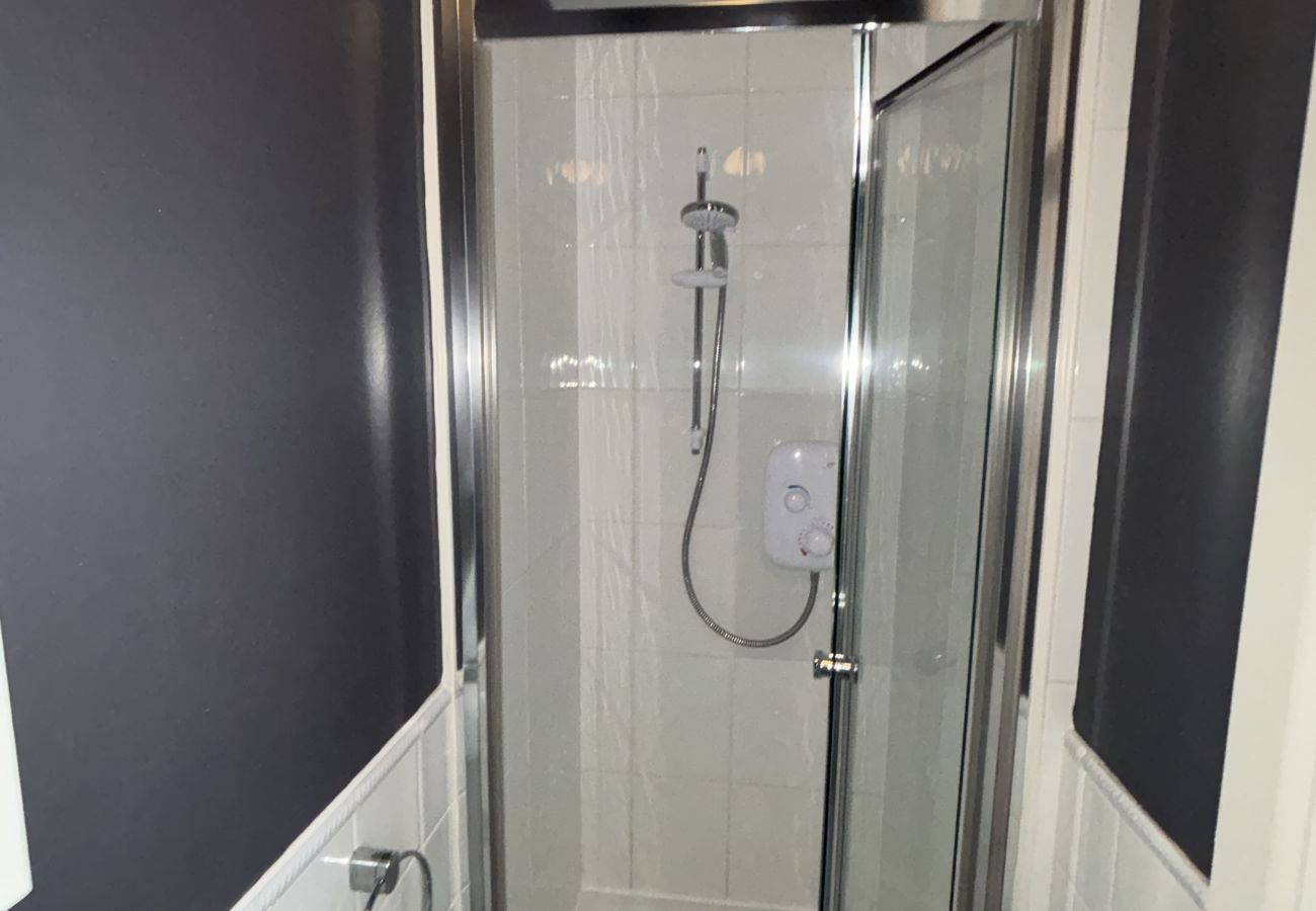 Rent by room in Edinburgh - Maitland Rooms Private Bathroom