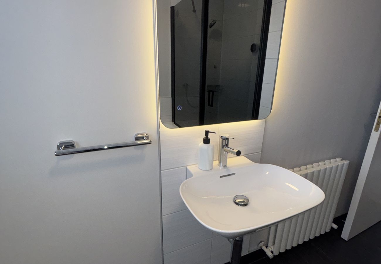 Rent by room in Edinburgh - The Maitland - Double Bedroom En Suite